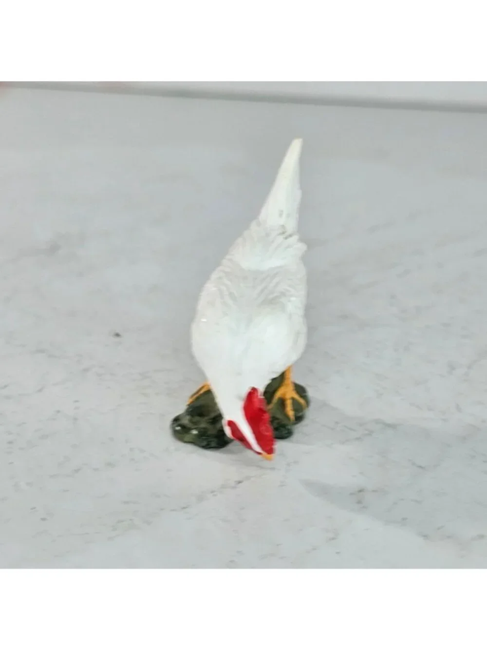 Schleich White Hen Pecking Chicken #13126 Farm Animals Figure Collectable